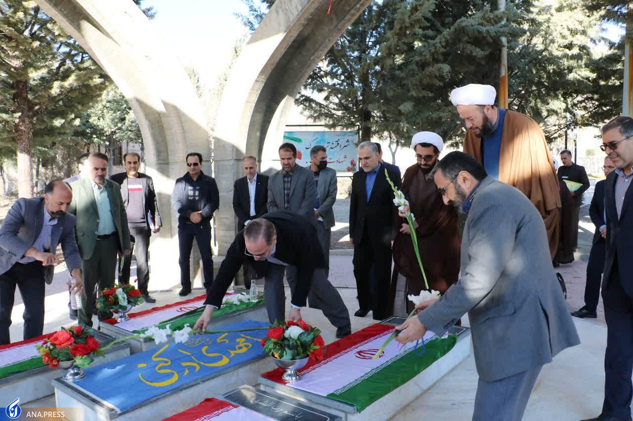 طرح نیروگاه خورشیدی دانشگاه آزاد تا ۳ سال آینده پیادهسازی میشود طرح نیروگاه خورشیدی دانشگاه آزاد تا ۳ سال آینده پیادهسازی میشود