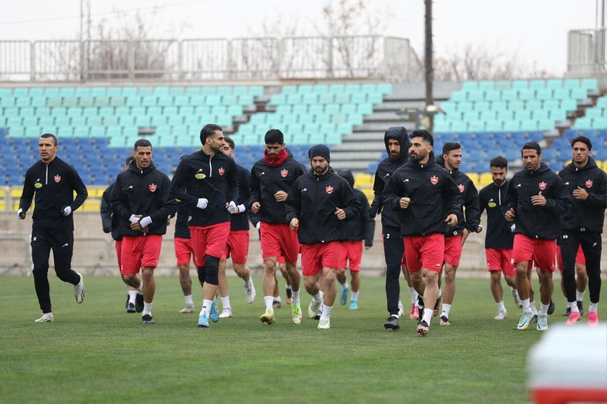 تمرین پرسپولیس زیر باران  ۲ بازیکن زیر نظر پزشک