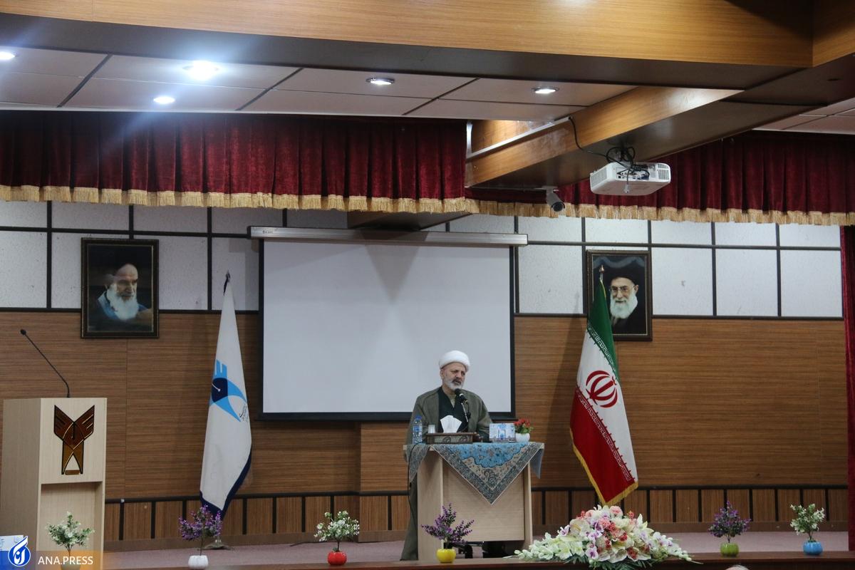تبیین شئون «منِ» وجودی انسان براساس فهم و نگرش/ در «من» پنجم معشوقی جز خدا نمیشناسیم