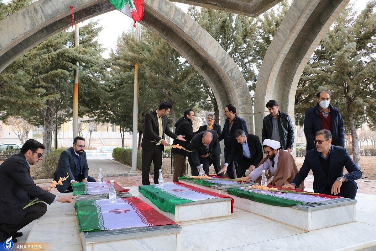 آیین چله مهدویت در دانشگاه آزاد شهرکرد آغاز شد