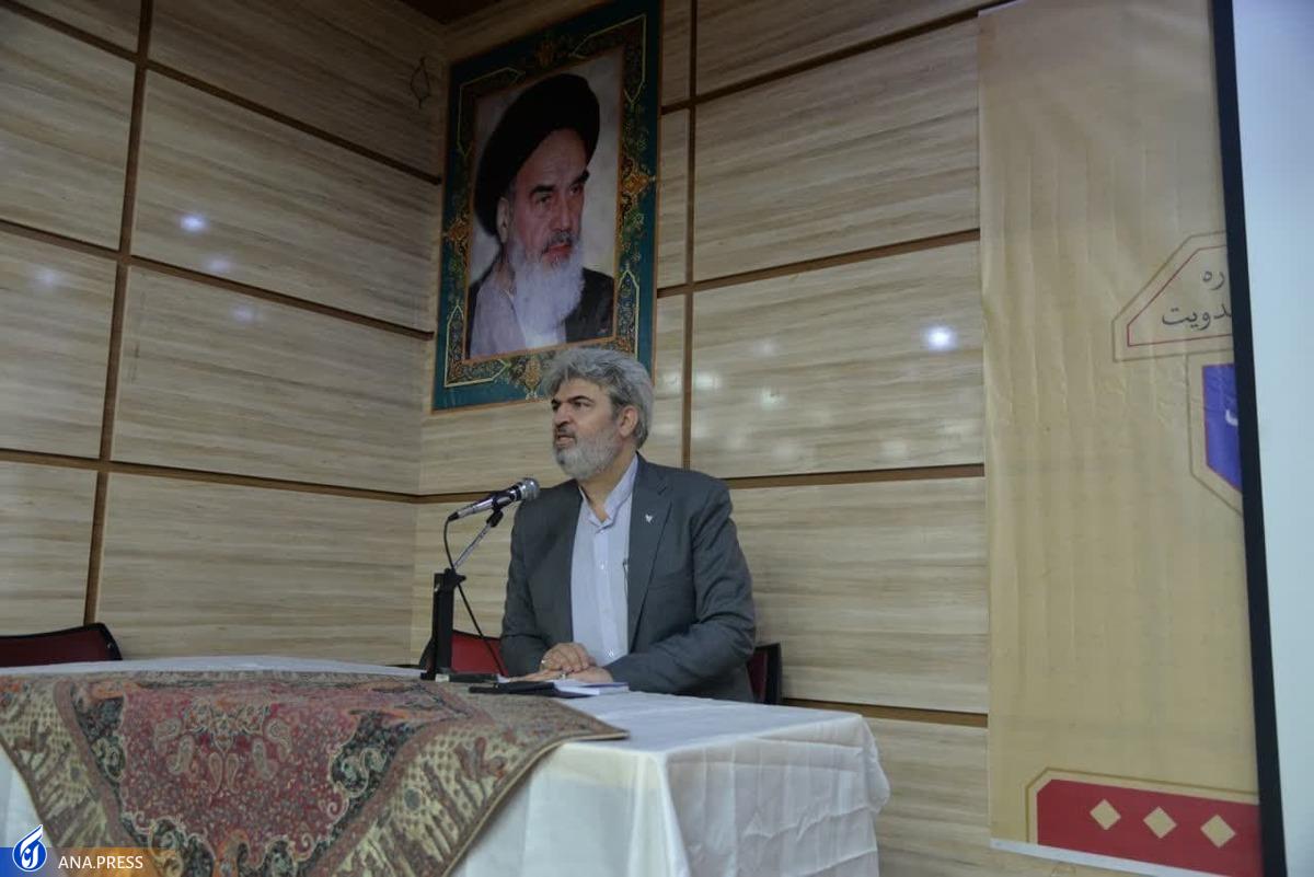 جاوید: بنیان جشنواره مشاعره علوی باید از مهد‌های کودک و مدارس آغاز شود