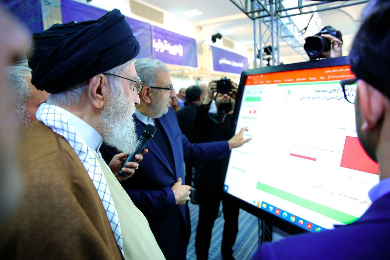 رهبر انقلاب از نمایشگاه توانمندی&zwnj;های تولید ایرانی بازدید کردند + فیلم و عکس