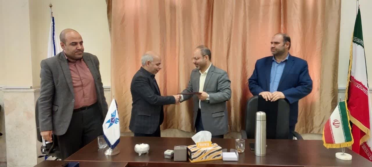 فتح قلههای رفیع علم و دانش با تربیت دانشجویان متخصص فتح قلههای رفیع علم و دانش با تربیت دانشجویان متخصص