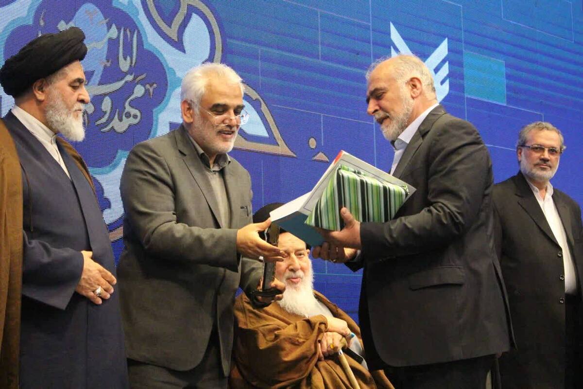 تجلیل از برگزیدگان سومین جشنواره امامت و مهدویت