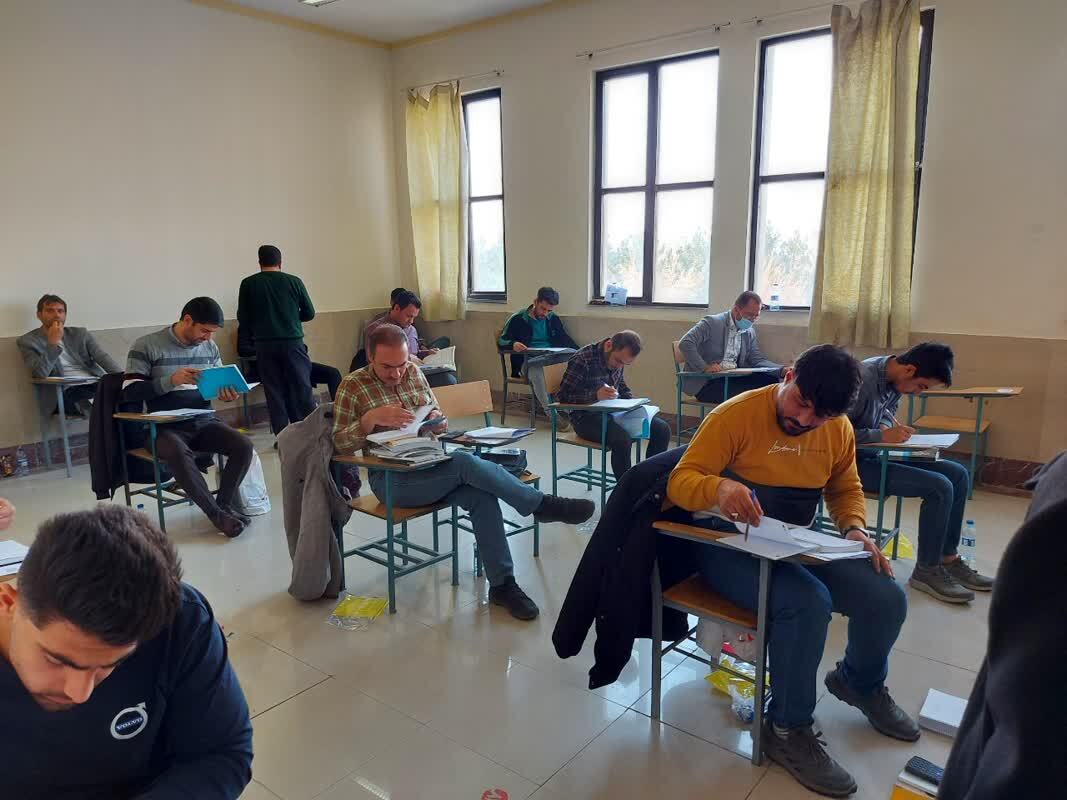 جزئیاتی از آزمون ورود به حرفه مهندسان در دانشگاه آزاد میاندوآب جزئیاتی از آزمون ورود به حرفه مهندسان در دانشگاه آزاد میاندوآب