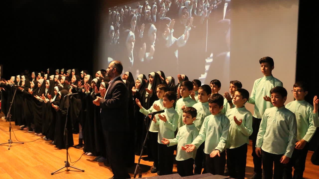 سیری بر سومین جشنواره امامت و مهدویت با بیش از ۵۰ هزار اثر سیری بر سومین جشنواره امامت و مهدویت با بیش از ۵۰ هزار اثر