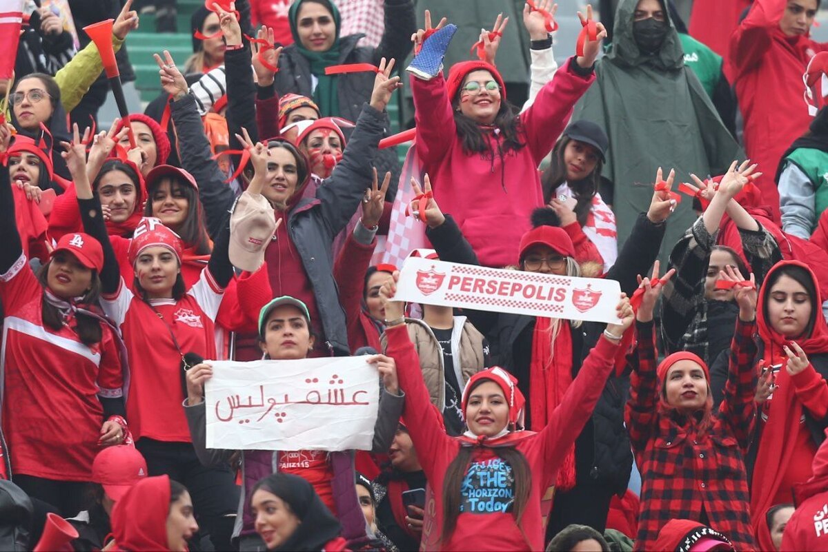 باشگاه پرسپولیس خواستار تغییر جایگاه بانوان هوادار در ورزشگاه آزادی شد