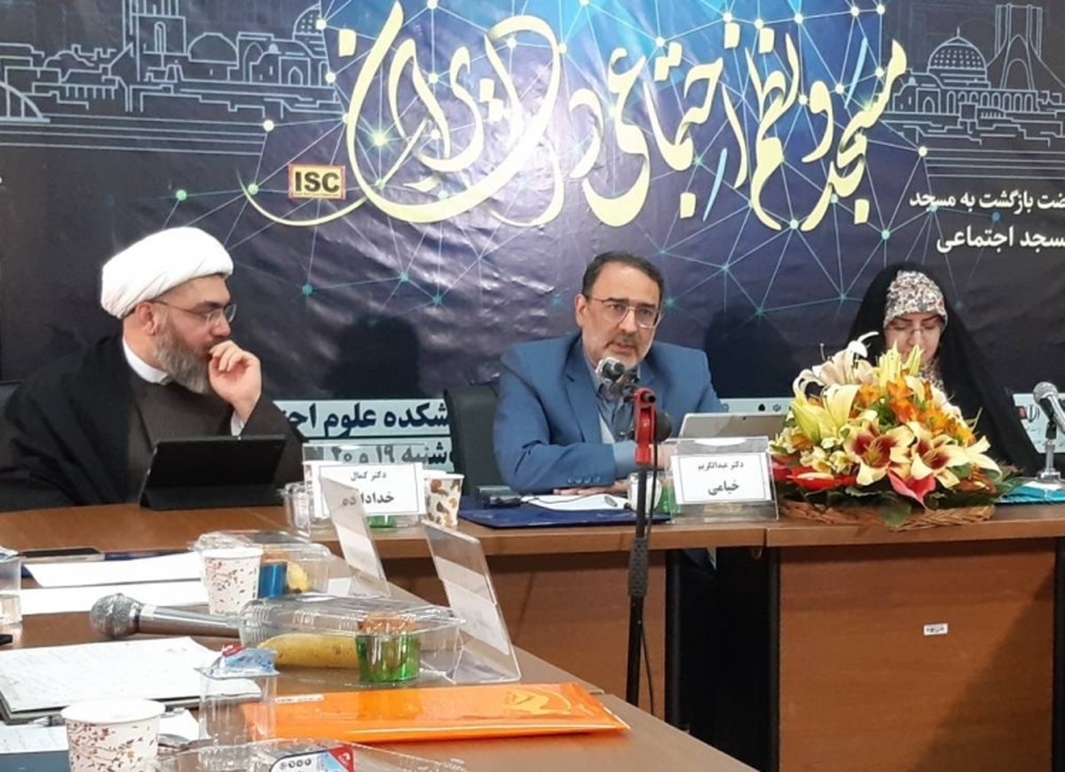 امکان بروز و نمایش نوجوانان را در مساجد ایجاد کنیم