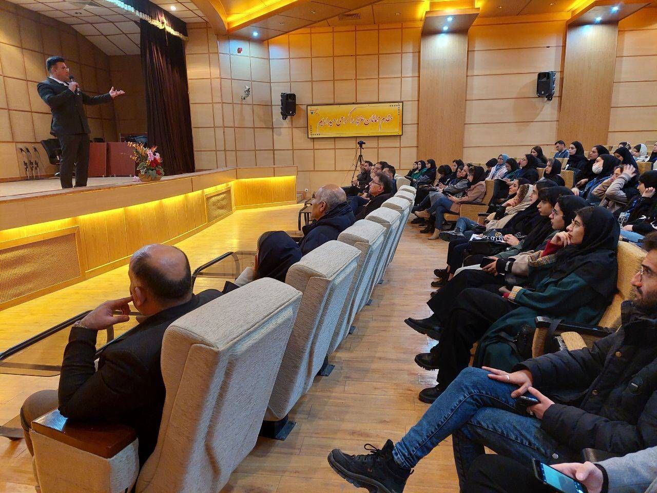 تجاریسازی محصولات مبتنی بر فناوری چند قالب اصلی دارد؟ تجاریسازی محصولات مبتنی بر فناوری چند قالب اصلی دارد؟