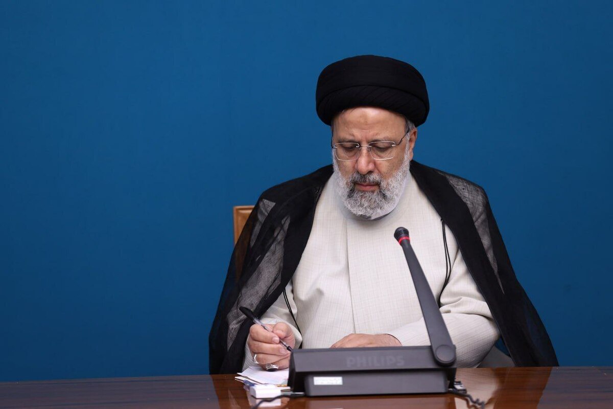 پیام تبریک رئیس جمهور به فرماندهان سپاه و ارتش