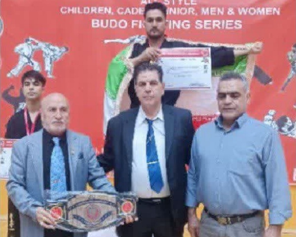 دانشجوی دانشگاه آزاد پرچم کشور را در ترکیه برافراشت دانشجوی دانشگاه آزاد پرچم کشور را در ترکیه برافراشت