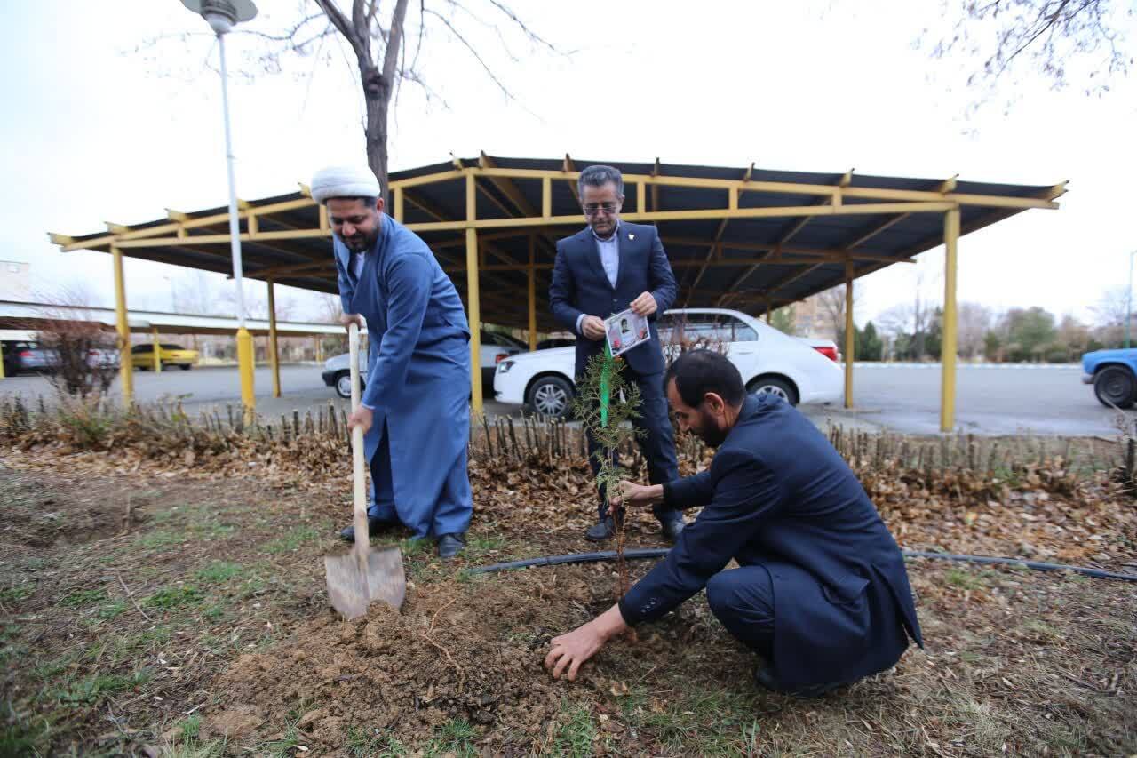 یادواره شهدای دانشجو دانشگاه آزاد اسلامی استان مرکزی در ایستگاه پنجم یادواره شهدای دانشجو دانشگاه آزاد اسلامی استان مرکزی در ایستگاه پنجم