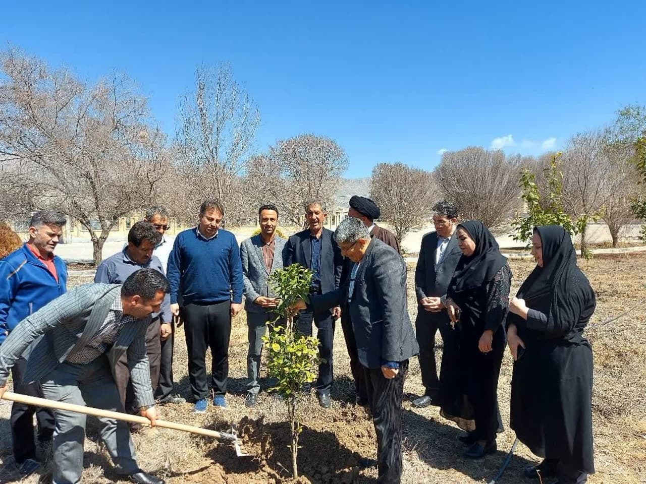 سفر به سرزمین شهدا با طعم نهال سفر به سرزمین شهدا با طعم نهال