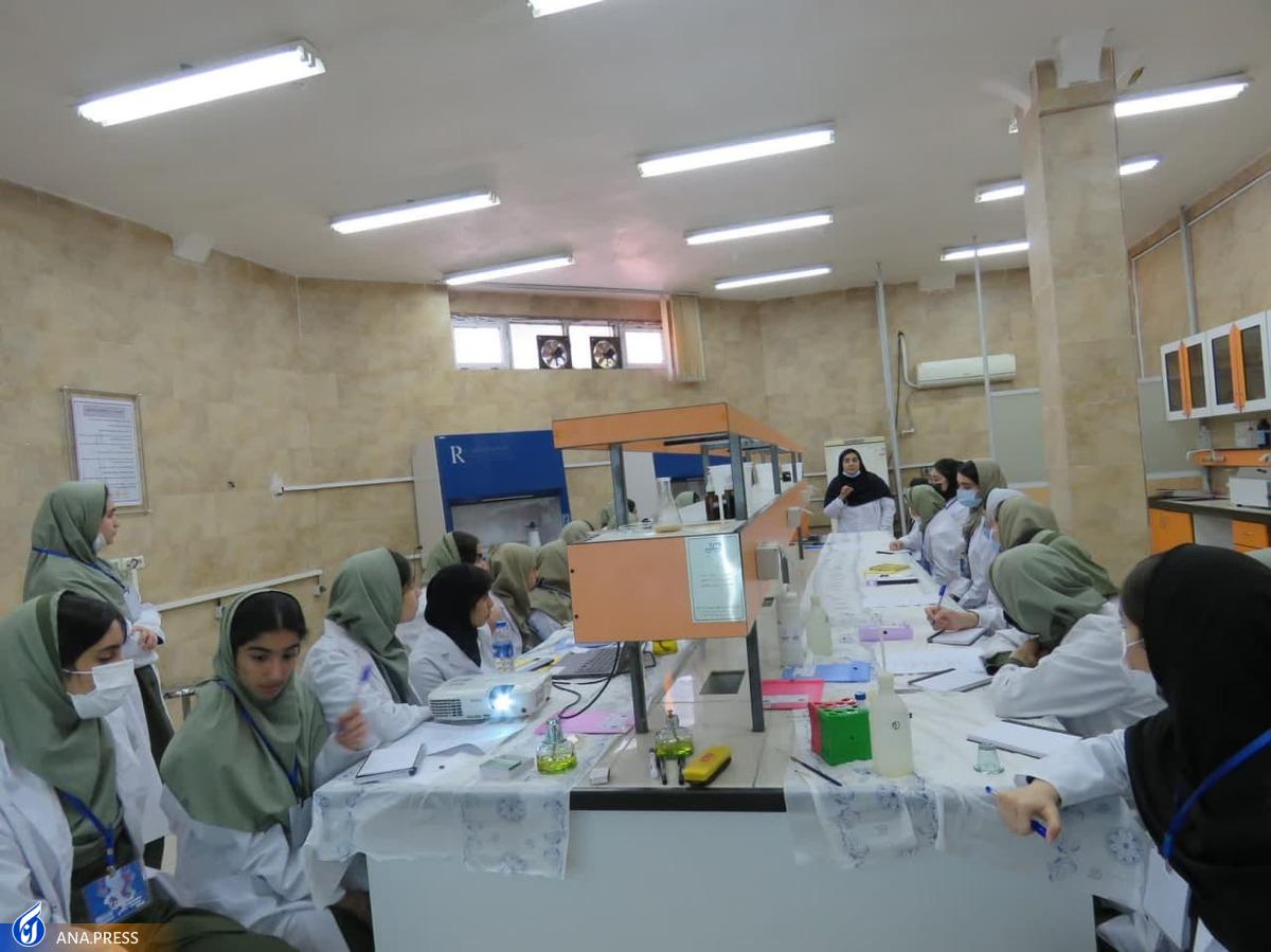 ۹ آزمایشگاه دانشگاه آزاد دزفول در اختیار ۲۱۳ دانشآموز سمپاد