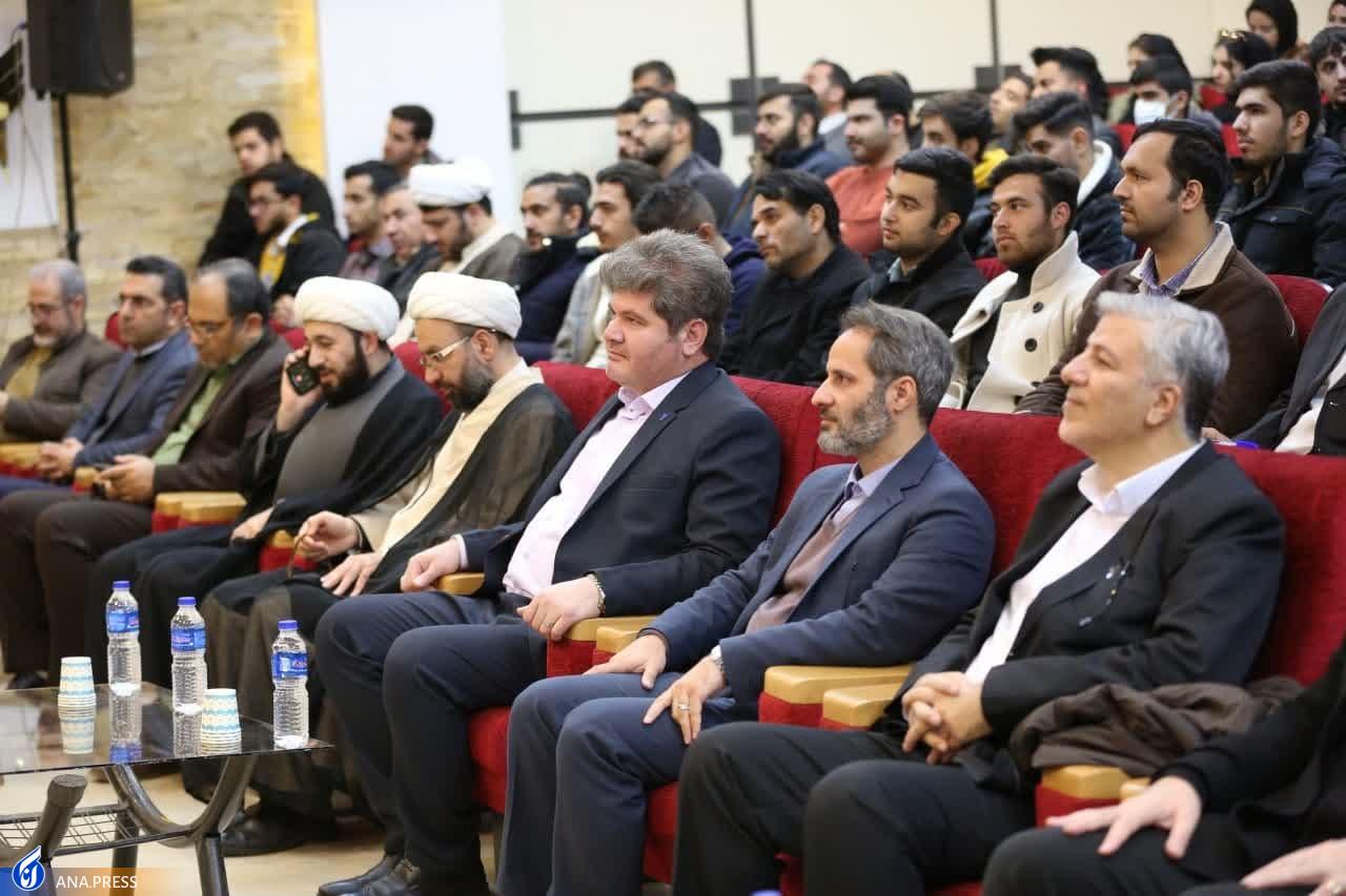 رخدادهای فرهنگی و هنری را در کرمانشاه به کف خیابانها آوردهایم رخدادهای فرهنگی و هنری را در کرمانشاه به کف خیابانها آوردهایم