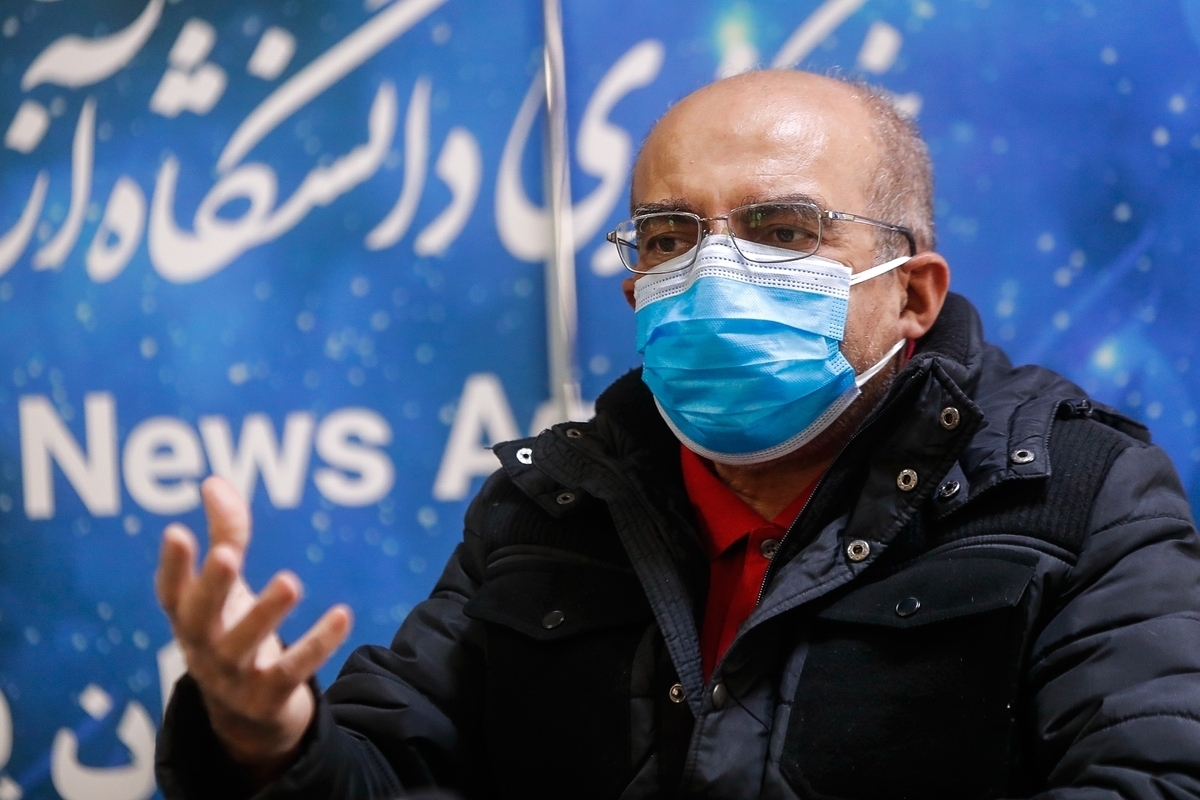 صفهای طولانی رأی مقاومت مردم را در برابر استکبار نشان میدهد