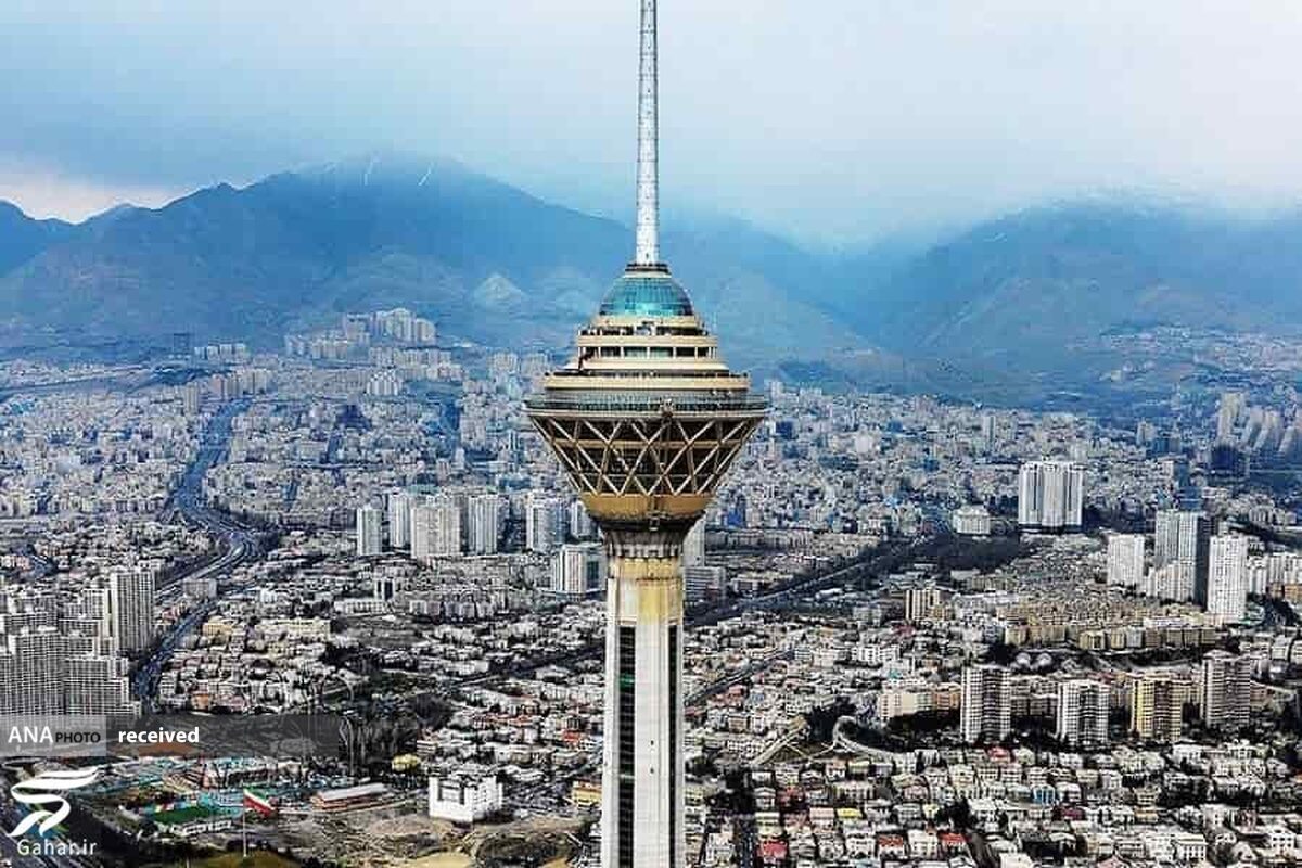 بازدید رایگان معلمان از برج میلاد