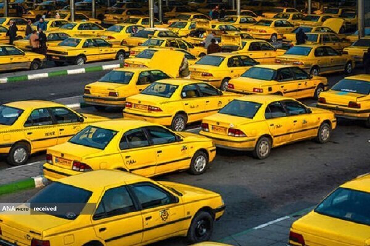 آغاز نصب برچسب نرخ کرایه روی تاکسیها