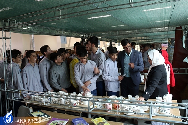 نمایشگاه متمرکز هفته مشاغل ۱۳ غرفه فرهنگی و دانشجویی دارد/ از تولید محصولات ارگانیک تا طراحی و دوخت