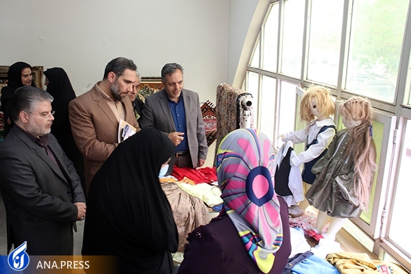 نمایشگاه متمرکز هفته مشاغل ۱۳ غرفه فرهنگی و دانشجویی دارد/ از تولید محصولات ارگانیک تا طراحی و دوخت