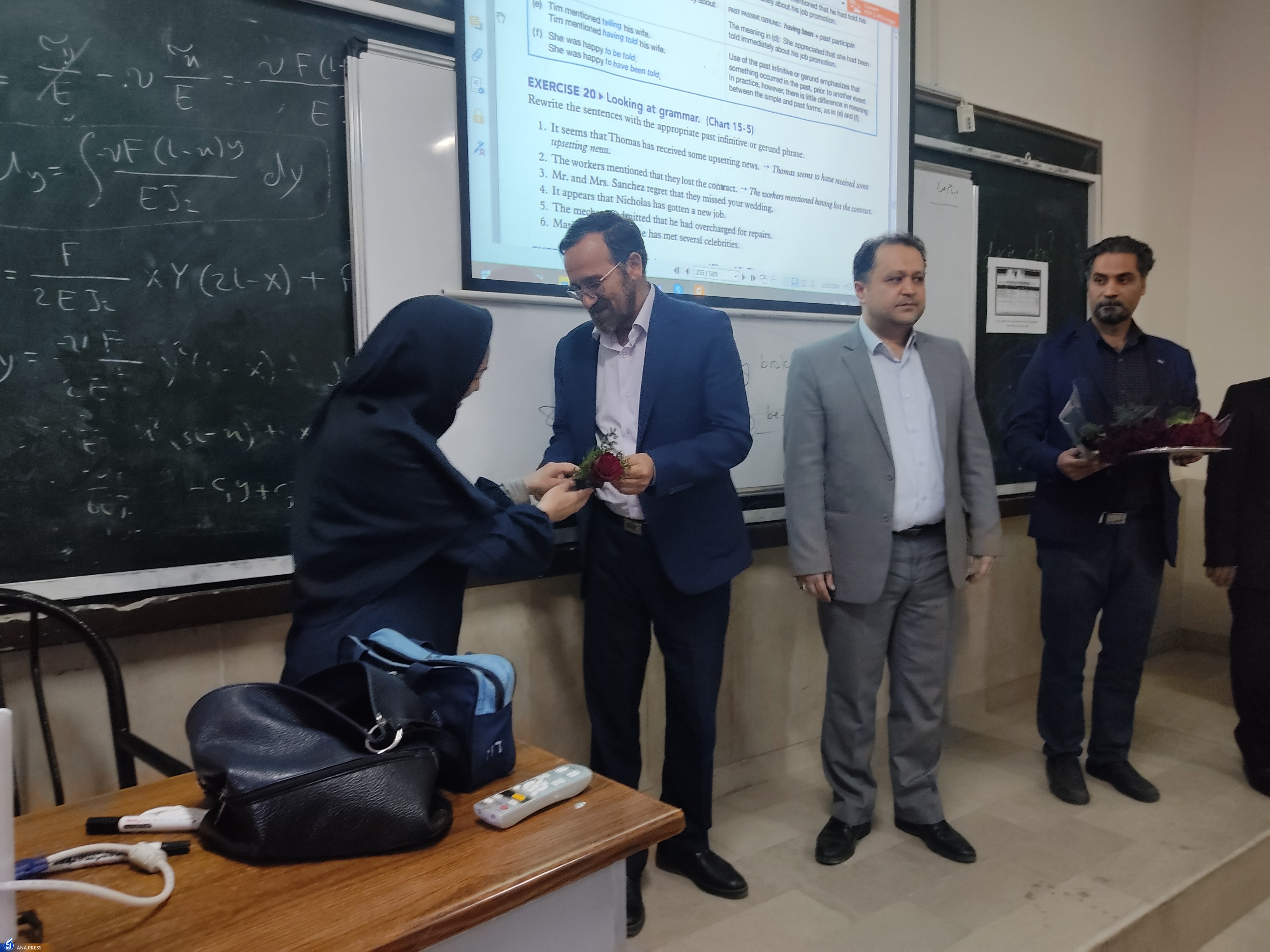 معلمان و استادان پایه&zwnj;گذاران سرنوشت یک ملت هستند