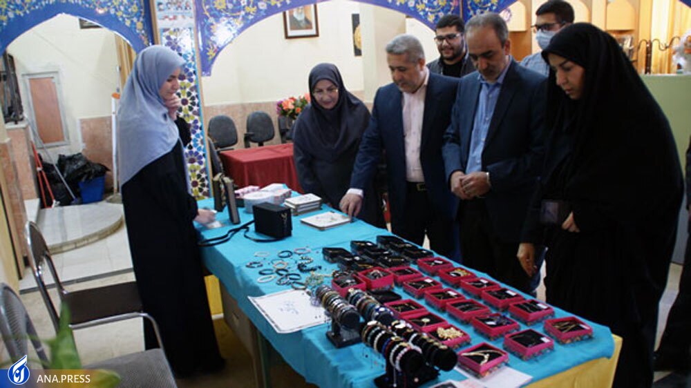 نخستین بازارچه صنایع خلّاق دانشجویی در دانشگاه آزاد اسلامی واحد رودهن گشایش یافت