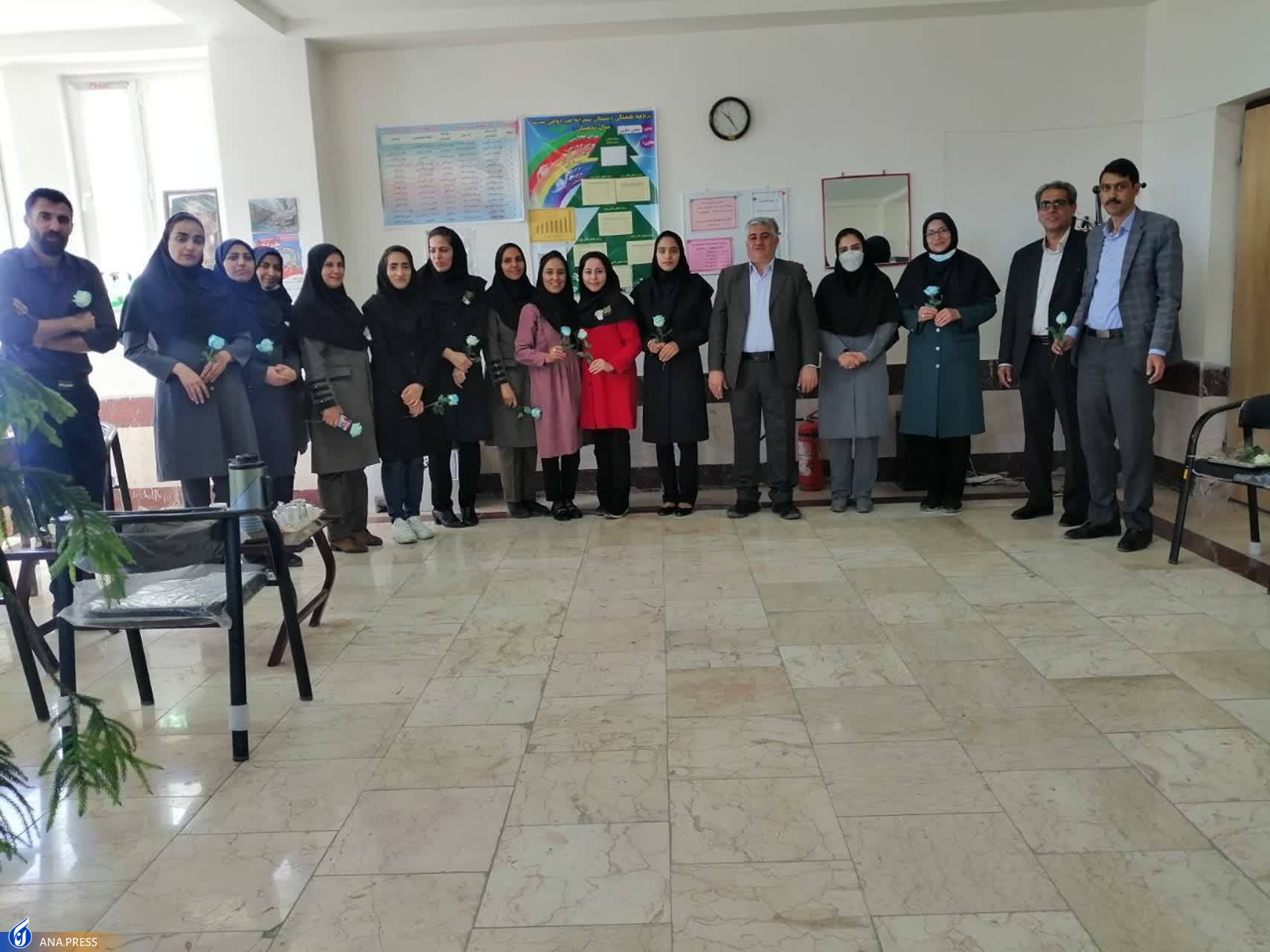 تجلیل از معلمان و استادان در واحدهای دانشگاه آزاد تجلیل از معلمان و استادان در واحدهای دانشگاه آزاد