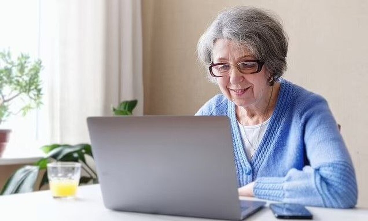 استفاده منظم از اینترنت خطر زوال عقل را به نصف کاهش میدهد