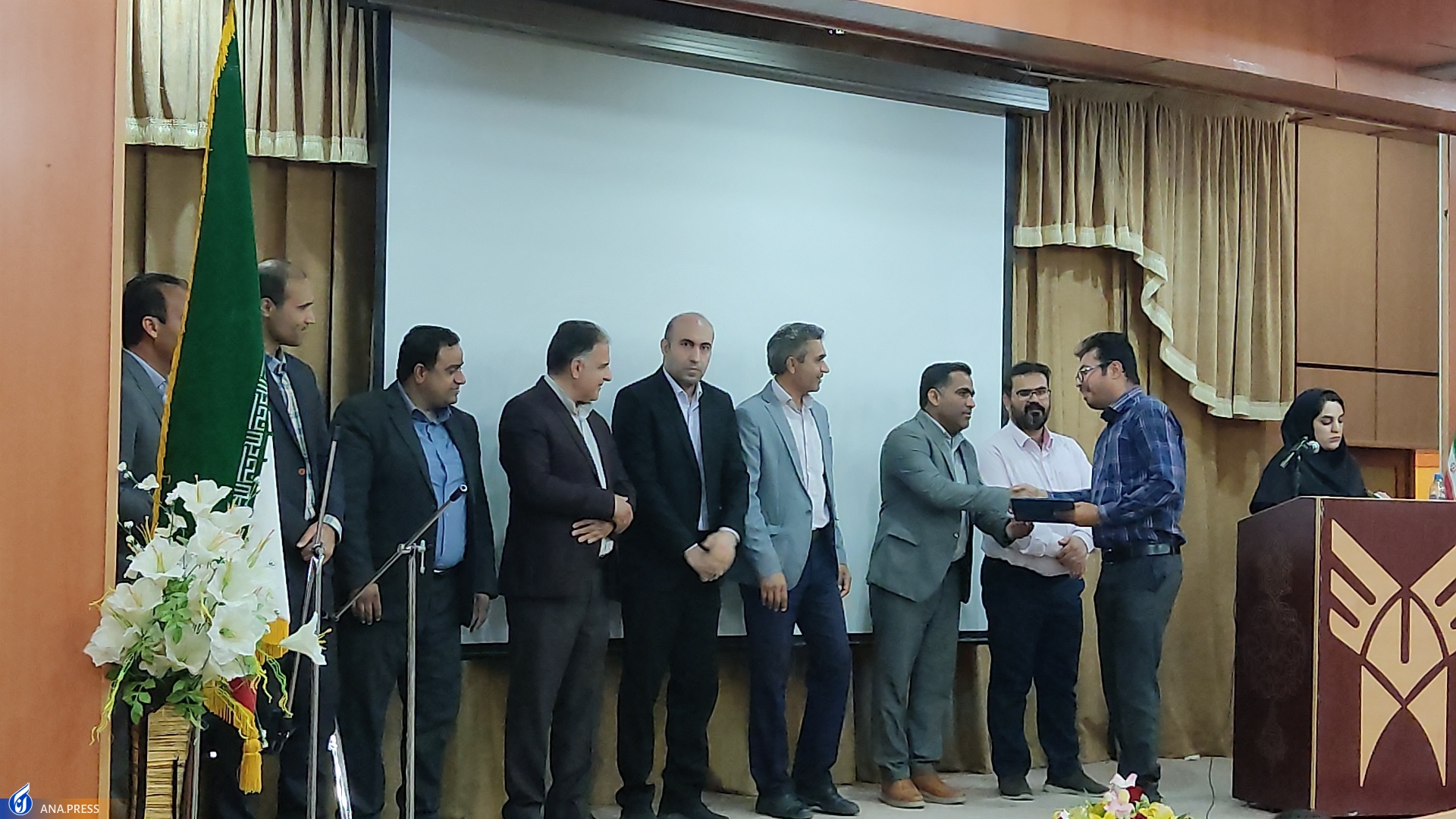 مراکز علمی خدماتی کشاورزی در شهرستان کهنوج راهاندازی میشود مراکز علمی خدماتی کشاورزی در شهرستان کهنوج راهاندازی میشود