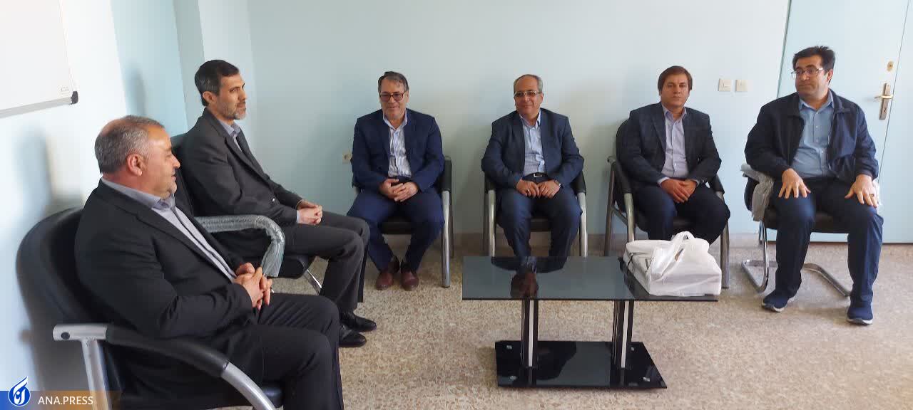 شهدا اسوه عزت و آلاله&zwnj;های گلگون&zwnj;کفن دشت کربلا هستند