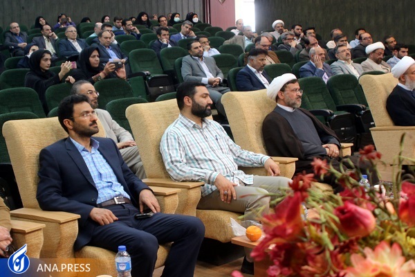 شخصیت علمی مقام معظم رهبری در تفسیر قرآن کریم مغفول مانده است شخصیت علمی مقام معظم رهبری در تفسیر قرآن کریم مغفول مانده است