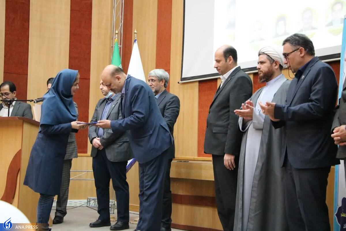 تجلیل از استادان نمونه دانشگاه آزاد تبریز