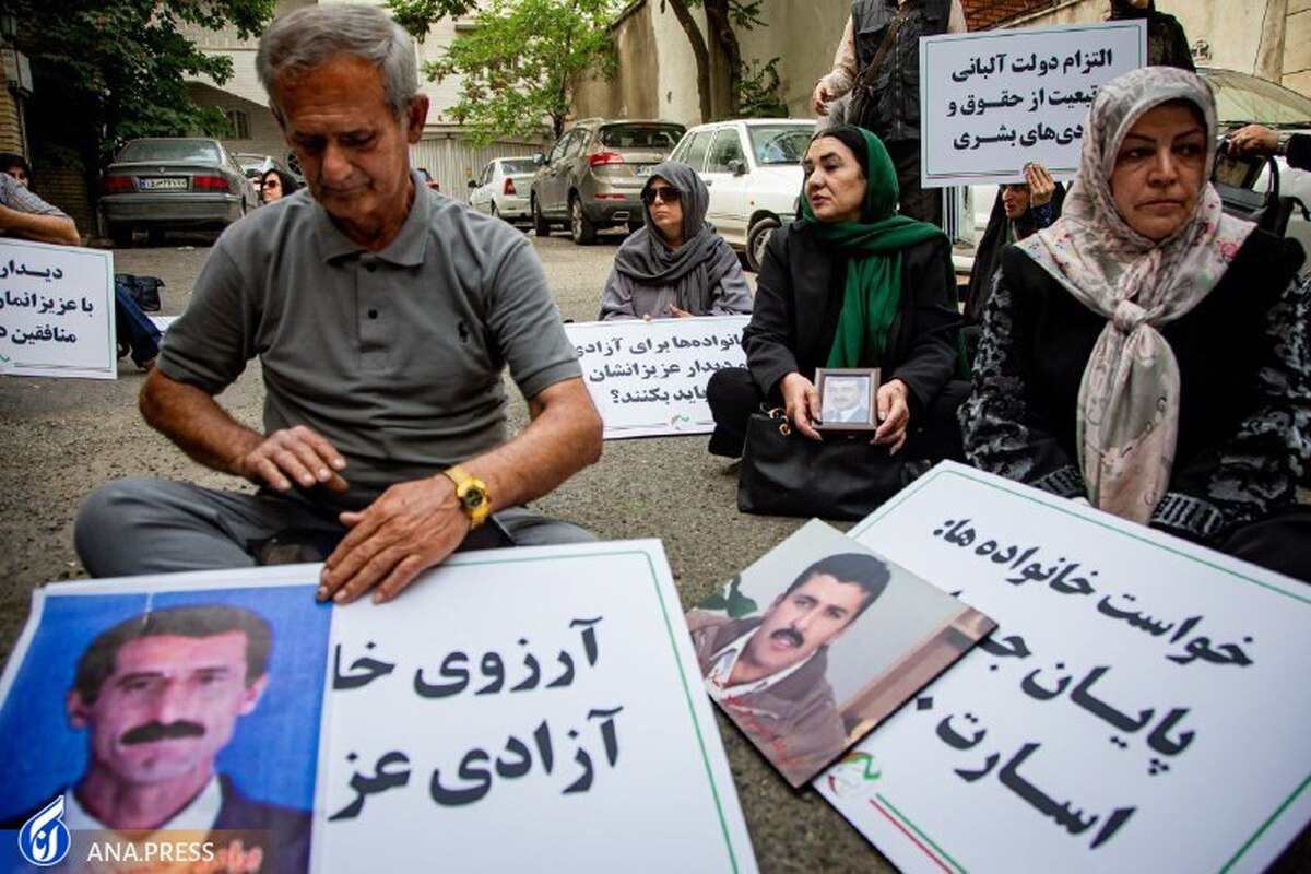 منافقین فرزندانمان را شکنجه روحی و جسمی میدهند