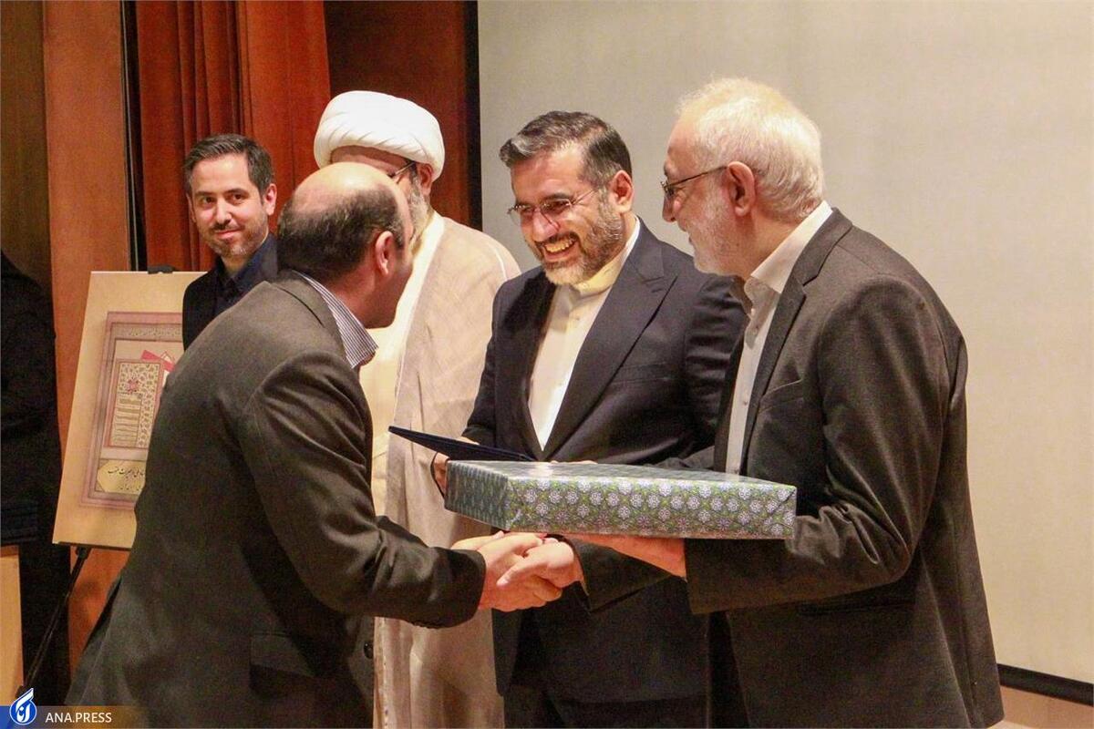 وزیر فرهنگ: باید از آسیب به اسناد به عنوان میراث ملی جلوگیری شود