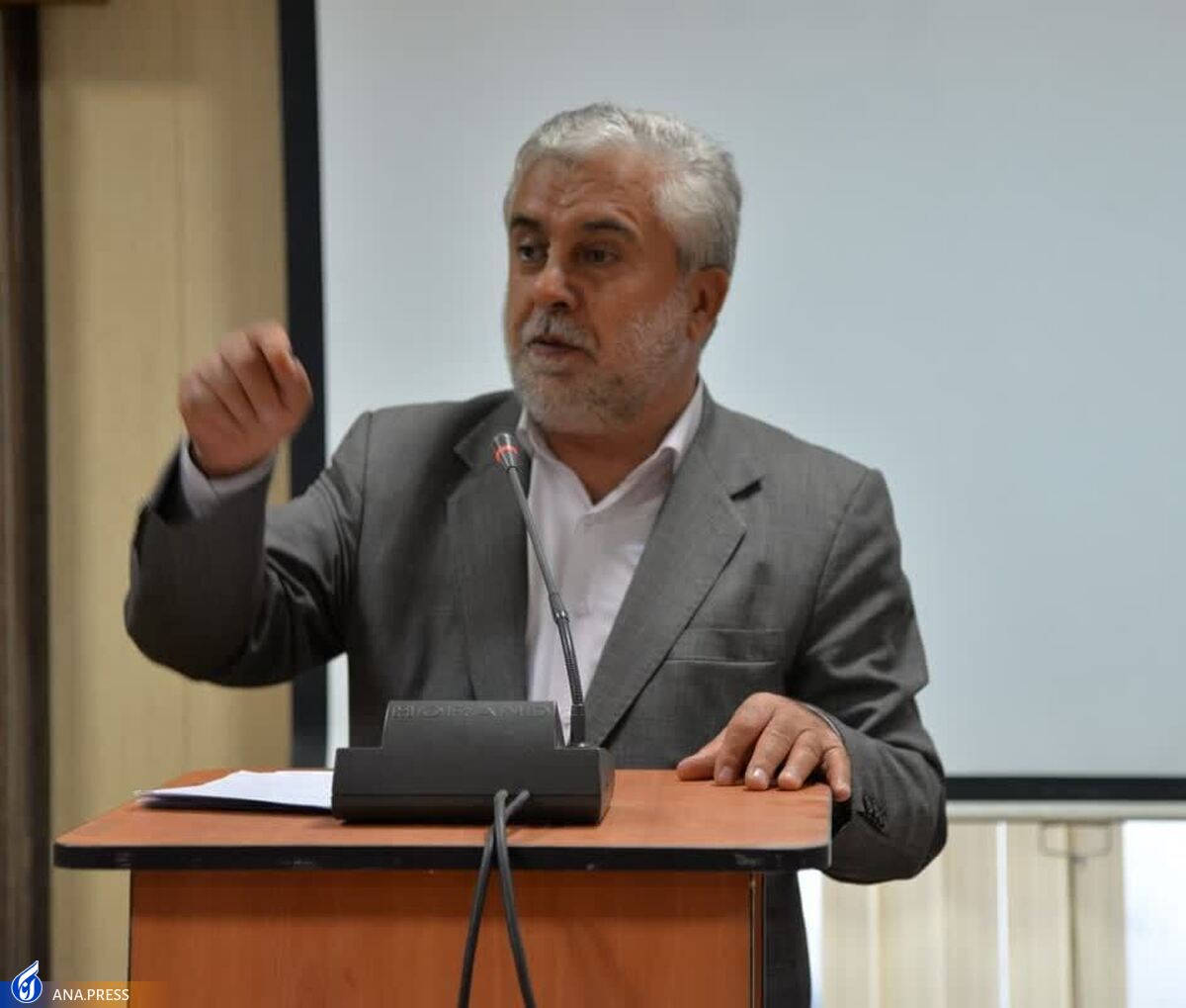نخبگان مطالبه از دولتها را به گفتمان عمومی تبدیل کنند
