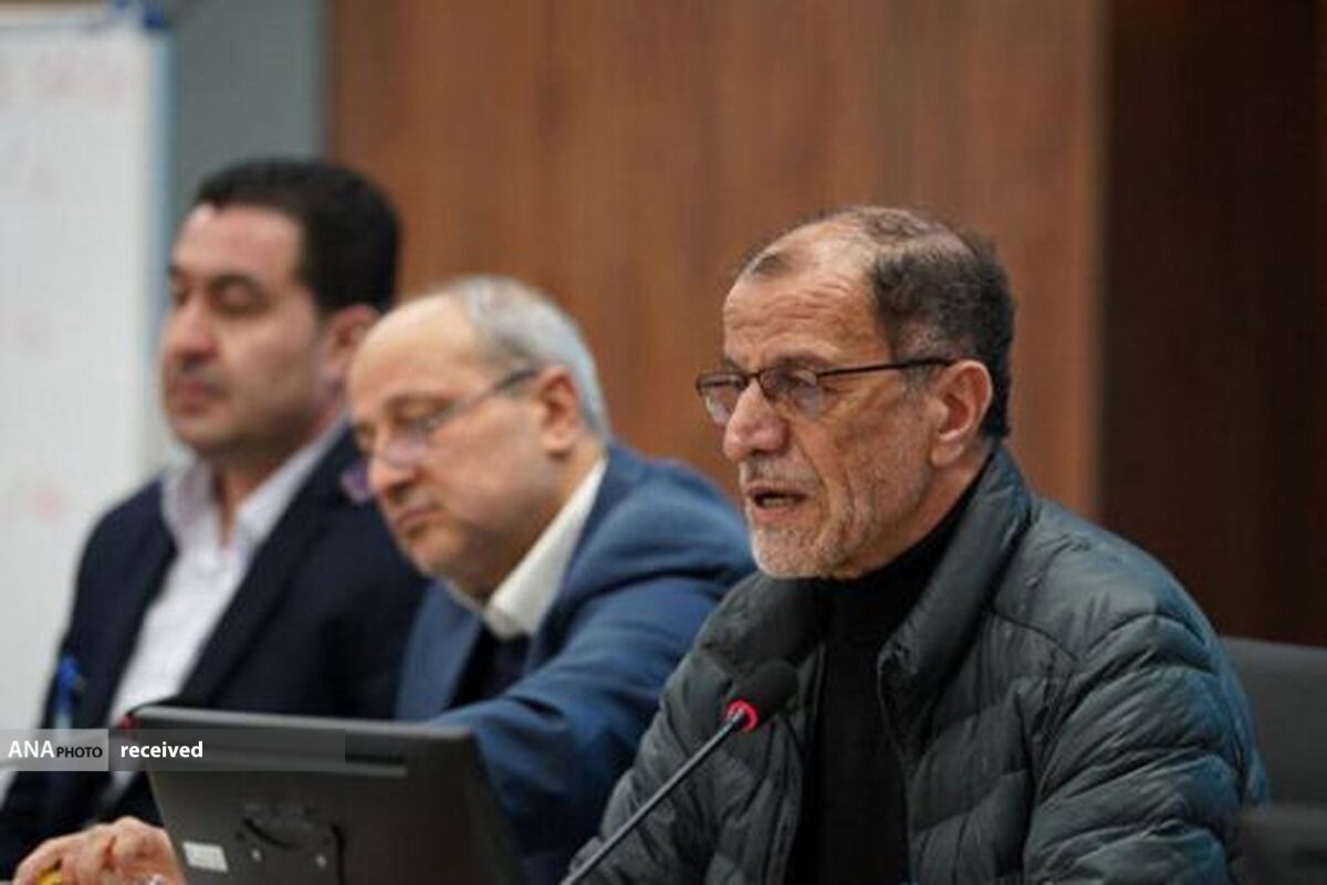 واکنش خسروی وفا به حضور کاپ جام جهانی در موزه المپیک در تهران