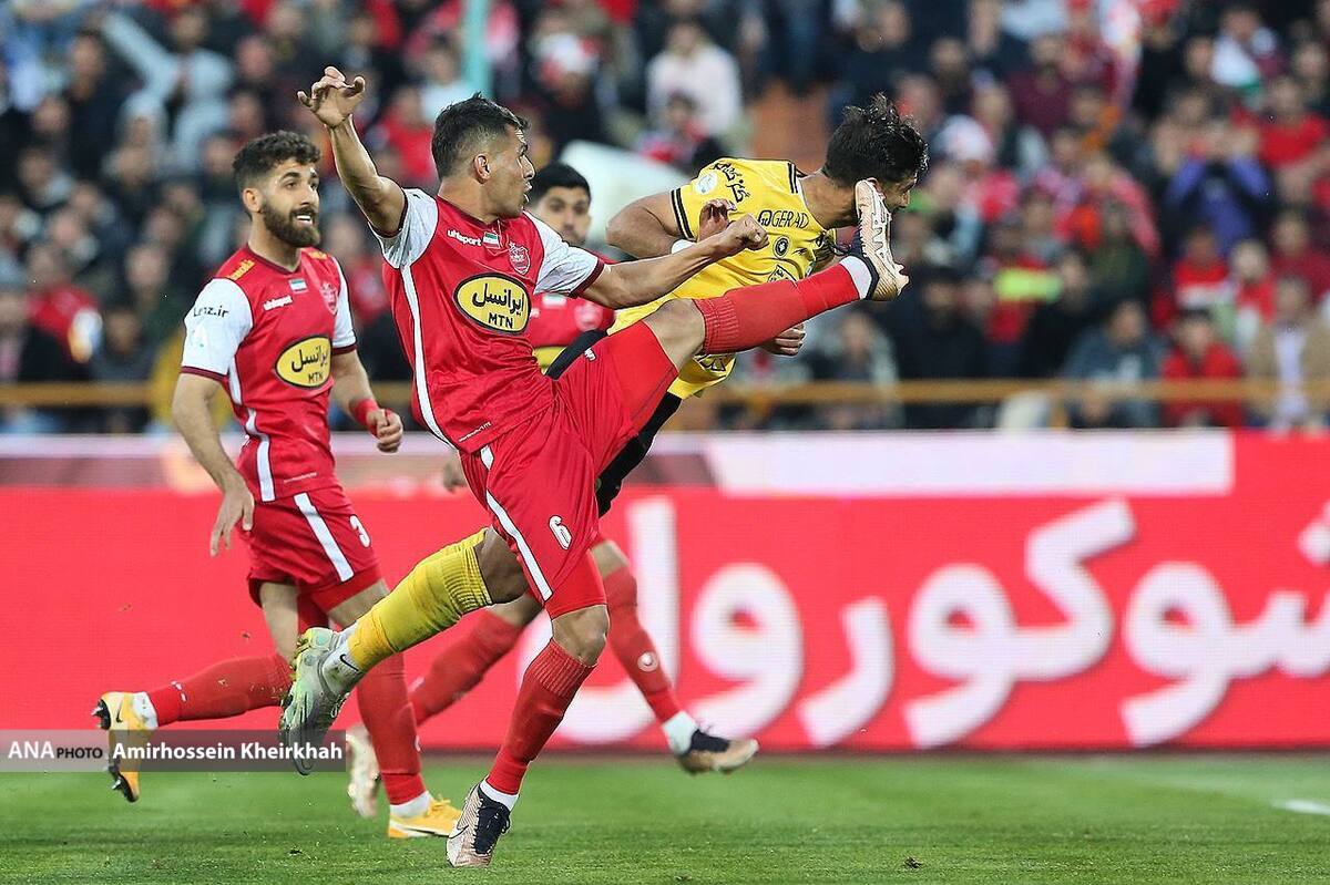 آشوبی: نوسانِ کم، شانس قهرمانی پرسپولیس را بیشتر کرد/ مباحث مدیریتی و مالی بزرگترین ضربه را به استقلال زد
