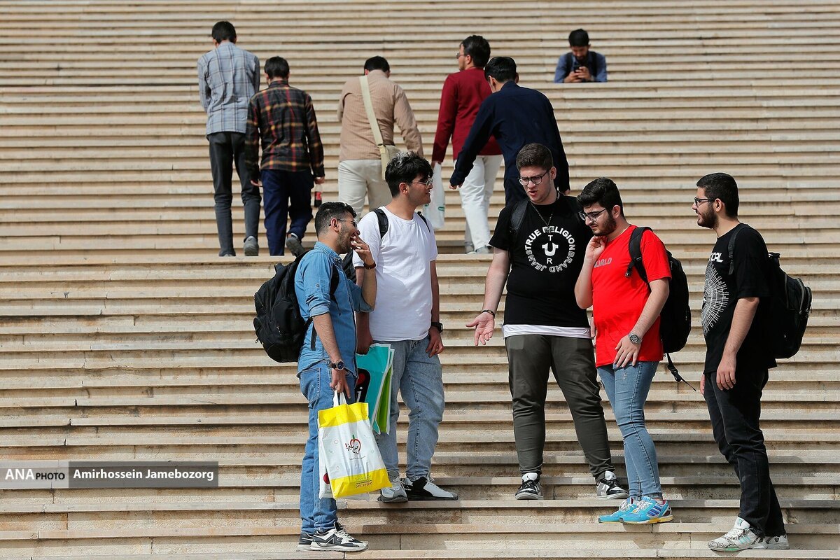 بخش دانشگاهی نمایشگاه بینالمللی کتاب تهران؛ آرام اما همچنان پویا +فیلم