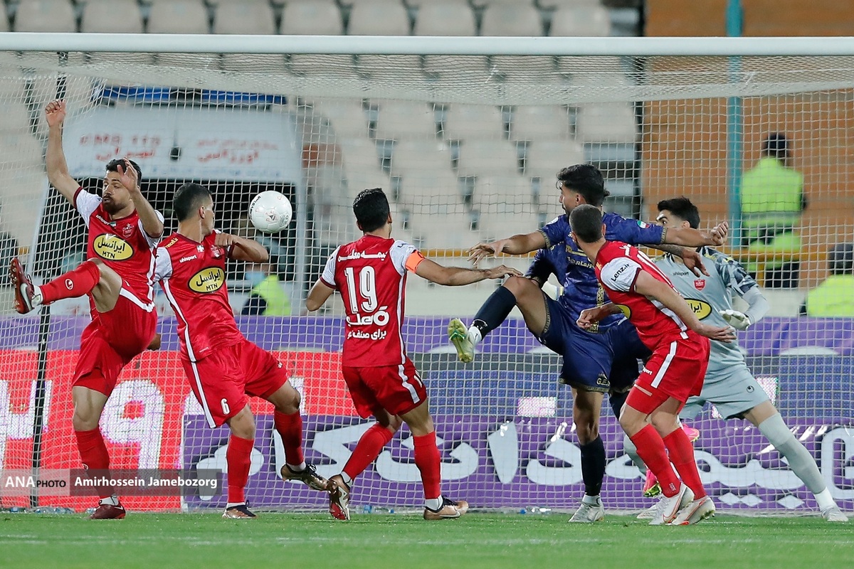 جدال قهرمانی پرسپولیس و سپاهان در قائمشهر و کرمان نبرد انتقامی استقلال و تراکتور در آزادی