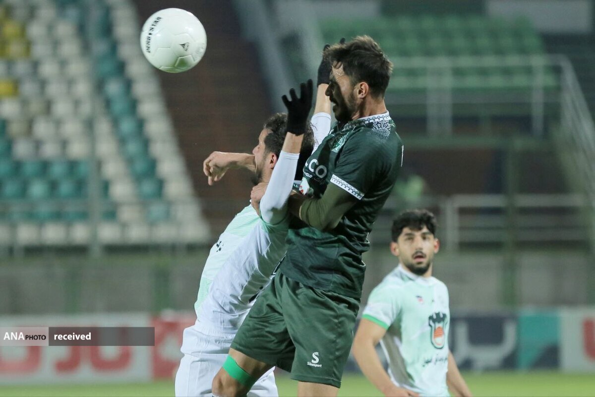 سپاهان در شوک؛ پرسپولیس در صدر ماند/ سقوط بیخ گوش مس کرمان