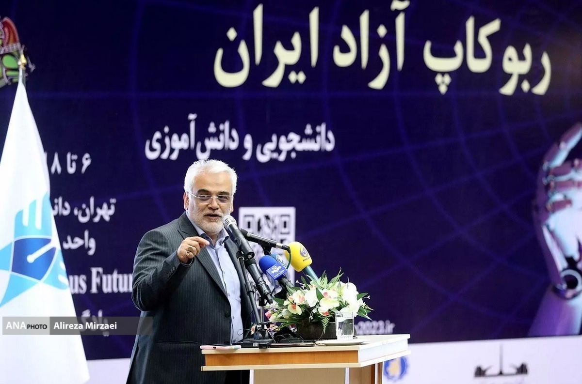 وظیفه به رخ کشیدن استعدادهای ناب ایرانی در رخدادهای بین المللی را برعهده داریم