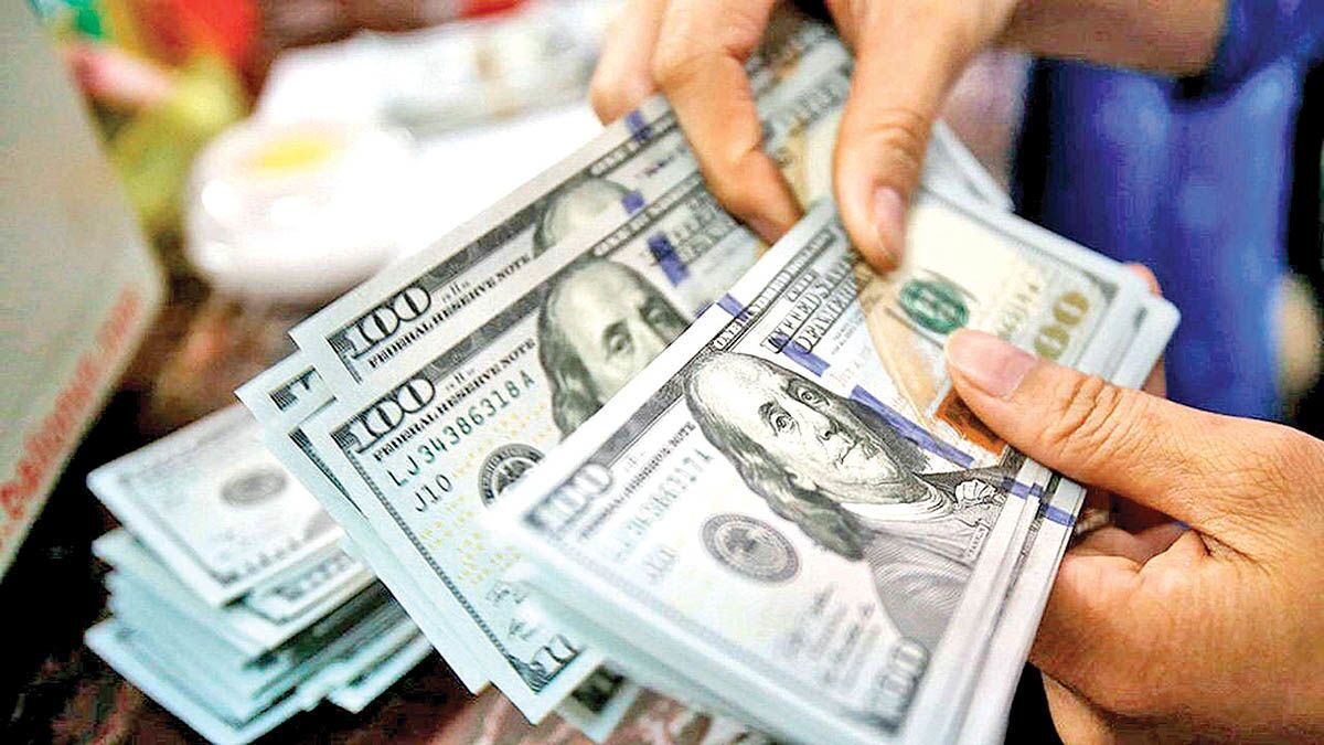 حجاج ۵۰۰ دلار ارز می‌گیرند