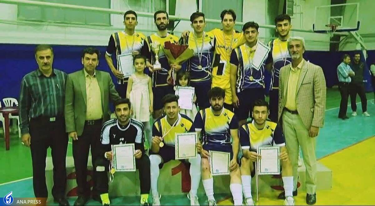 قهرمانی دانشگاه آزاد شهرکرد در مسابقات فوتسال یادواره شهدای دانشجو