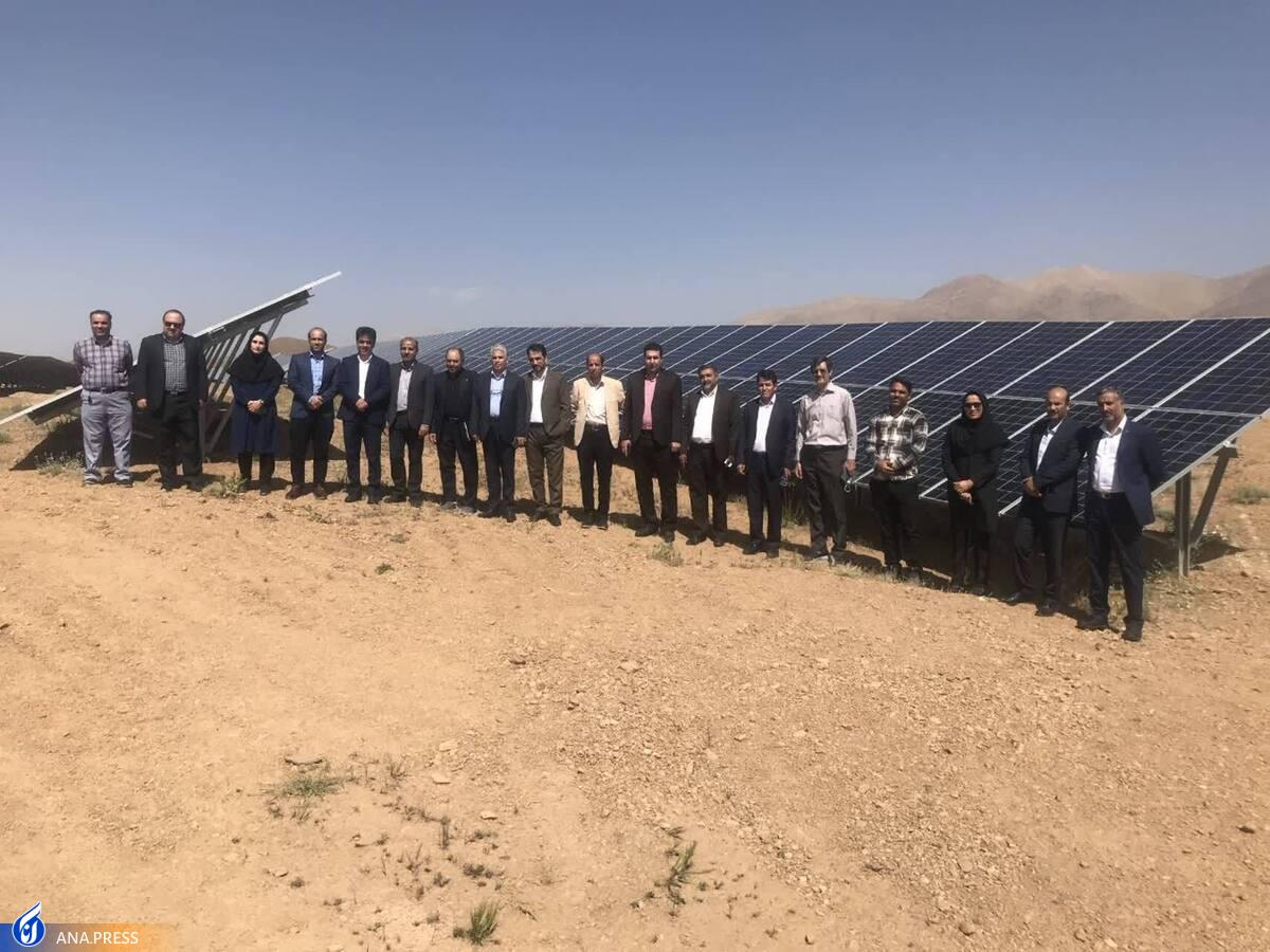 بازدید مدیرکل شبکه آزمایشگاهی دانشگاه آزاد از بزرگترین نیروگاه خورشیدی کشور