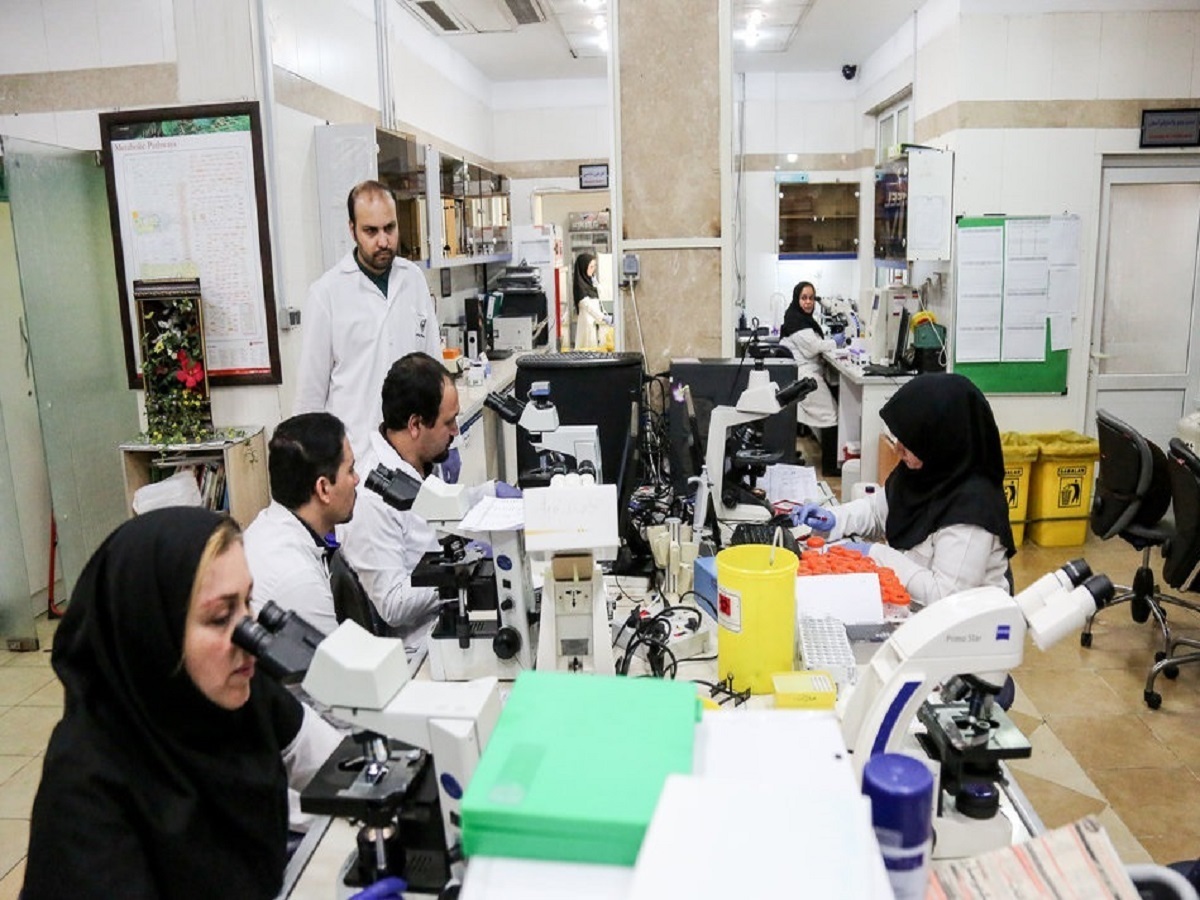 معاون پژوهش و فناوری وزارت بهداشت از پژوهشگاه رویان بازدید کرد