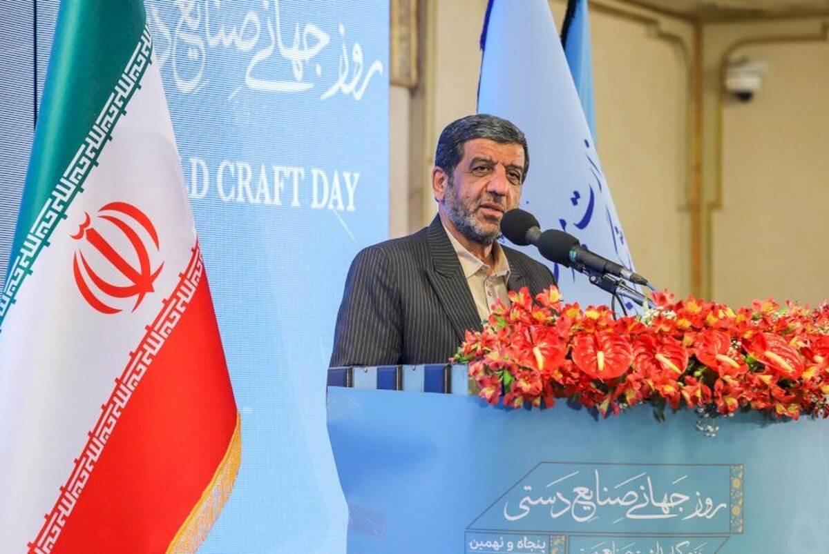 بیمه هنرمندان به صورت جدی پیگیری میشود