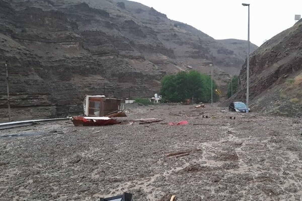 خطوط ارتباطی بیش از ۱۰ روستای جاده کرج - چالوس قطع است