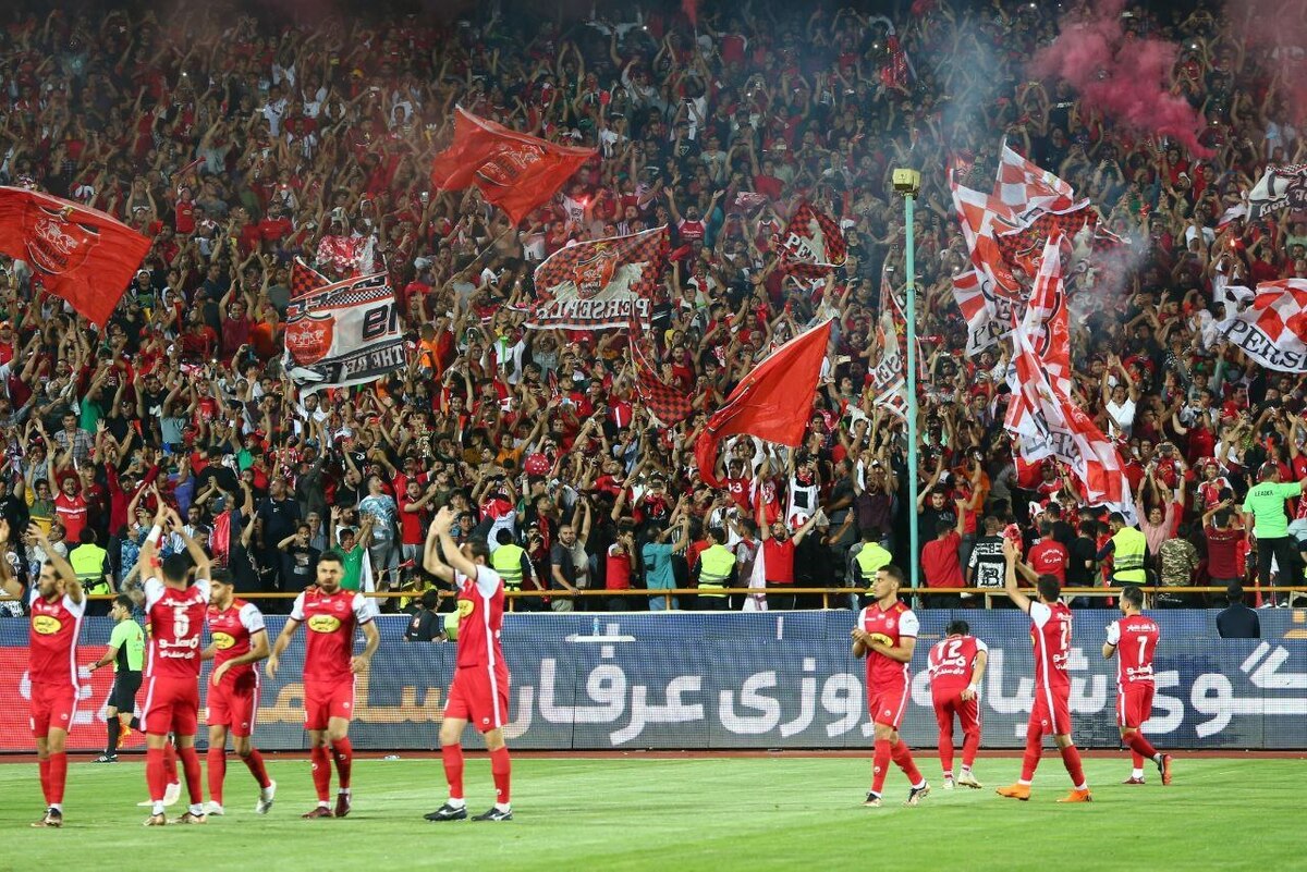 چرا باشگاه پرسپولیس هنوز موفق به تمدید قراردادها نشده است؟