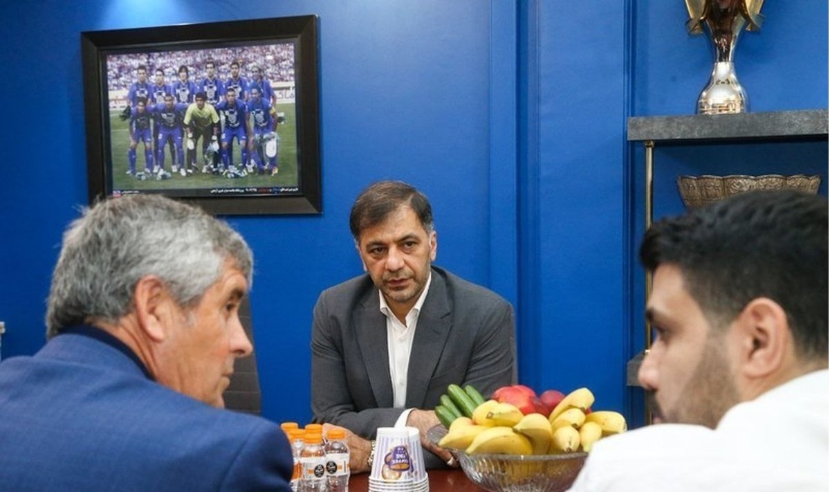 کریمی: مشکل نکونام حل نشده است/ گزینههای خارجی و داخلی را بررسی میکنیم