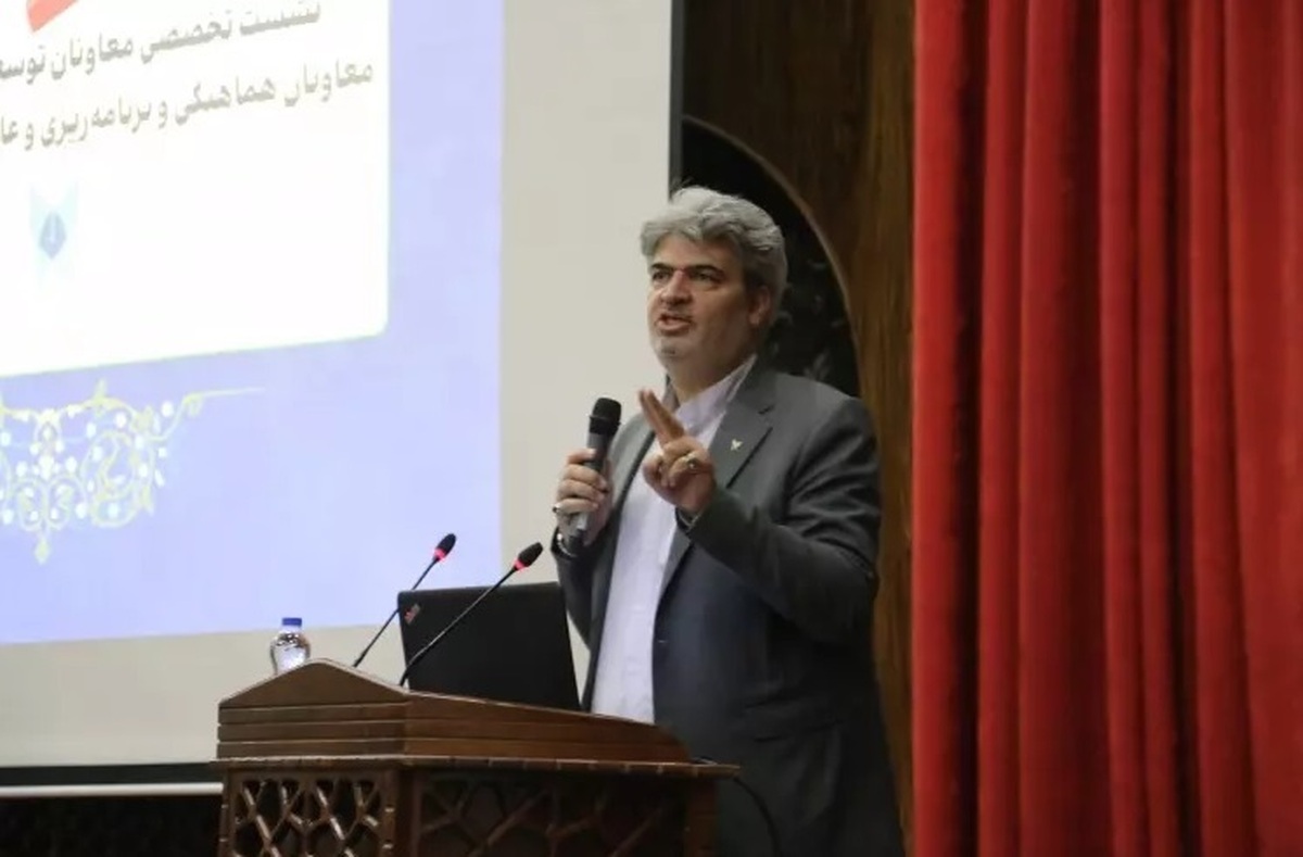 جاوید: واحدهای دانشگاهی براساس ظرفیت‌ها طرح ارائه دهند